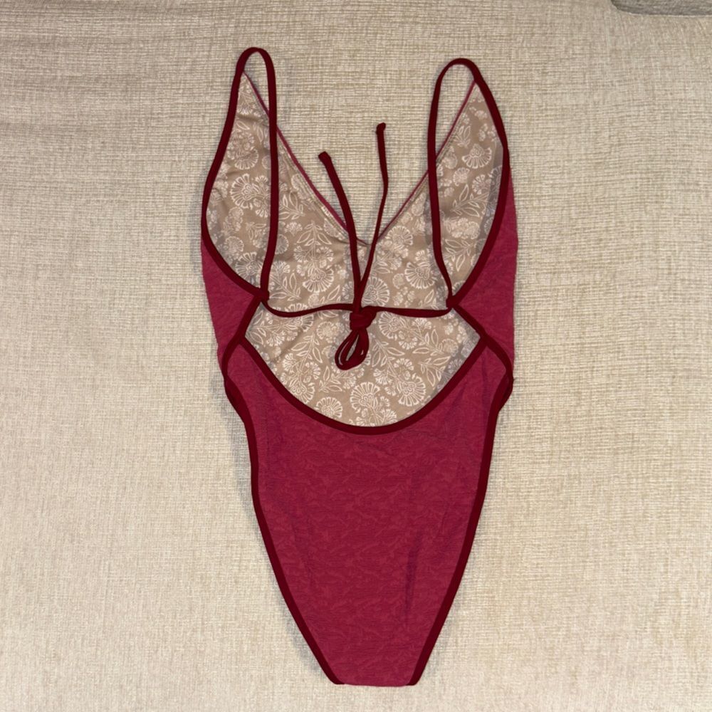 Free People Amber One Piece Swimsuit Free-est Beach Pink Berry Size Small NEW - Picture 6 of 9